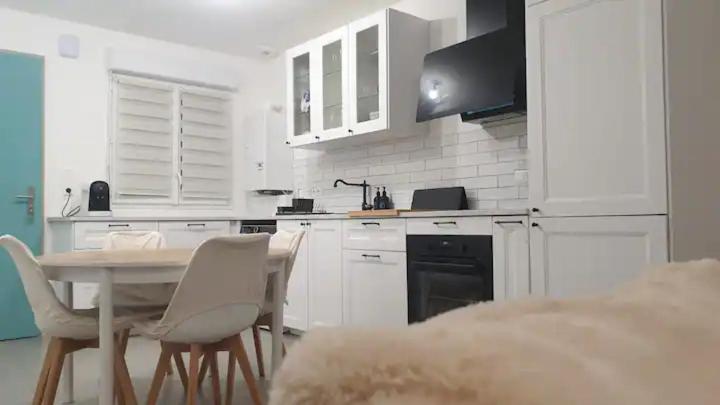 Chambre Calme Dans Une Maison Neuve Avec Jardin Billere Экстерьер фото